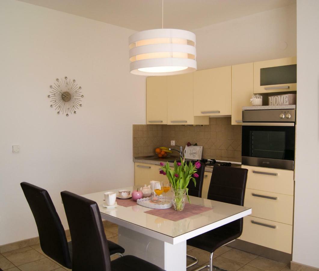 Apartments Tony Biograd na Moru Kültér fotó